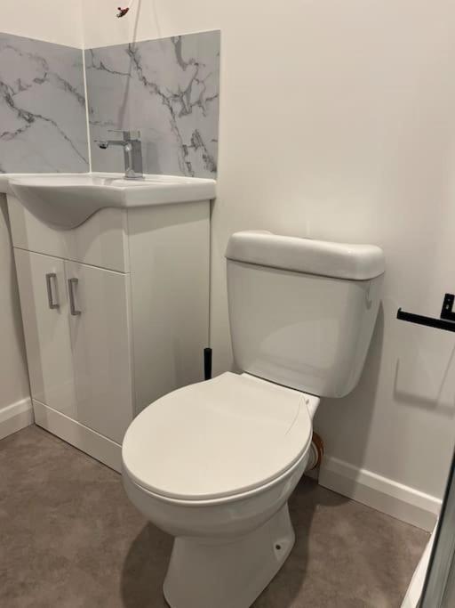 Deerpark Semi Sleeps 8 With Sofa Bed *