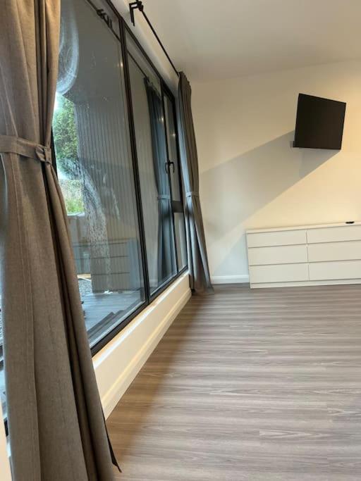 Deerpark Semi Sleeps 8 With Sofa Bed