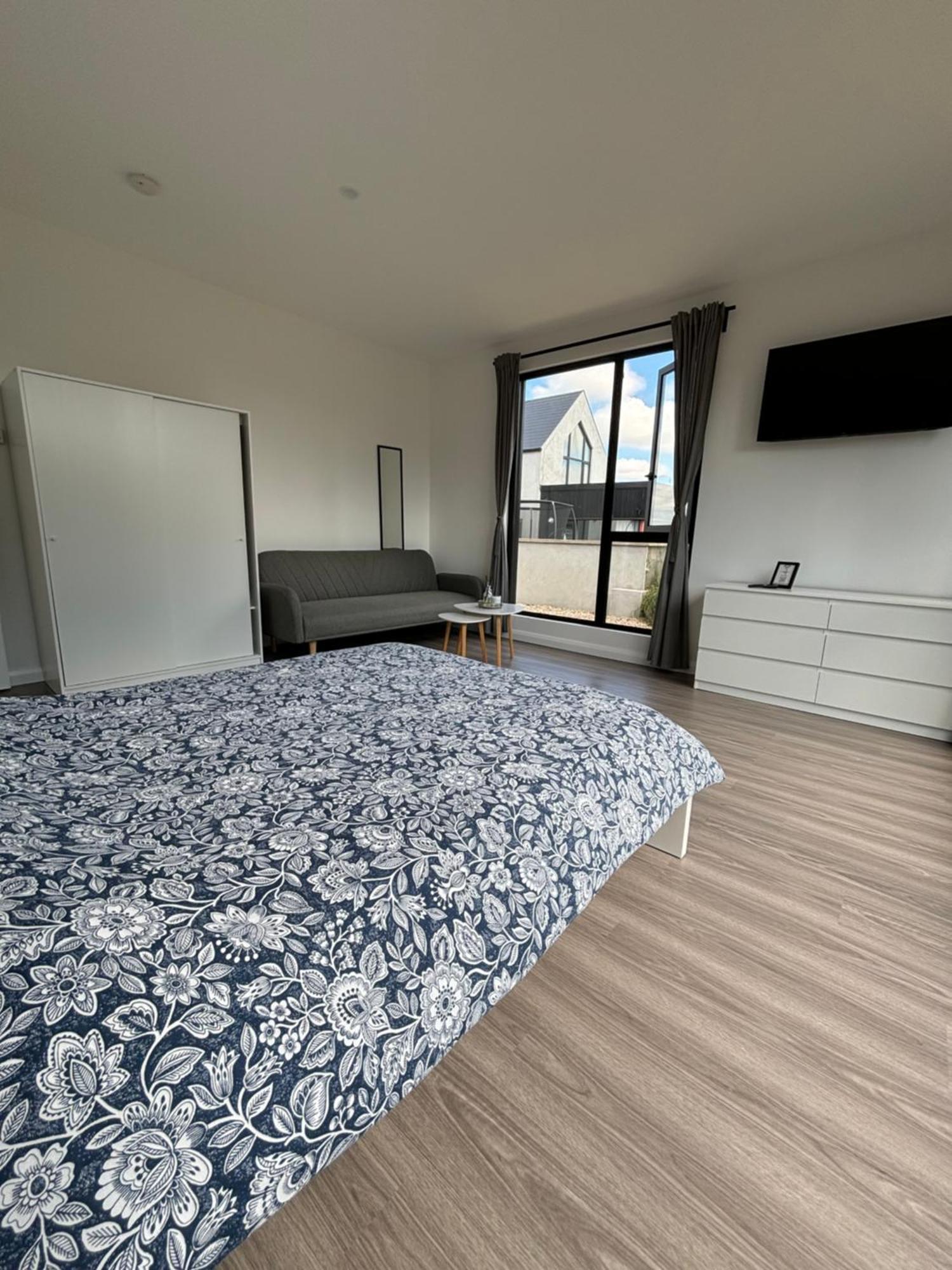 Deerpark Semi Sleeps 8 With Sofa Bed * Cashel (Tipperary)